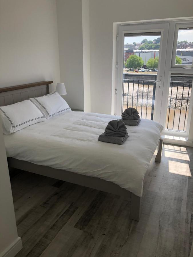 Raphael Heights Apartment Newport  Bagian luar foto