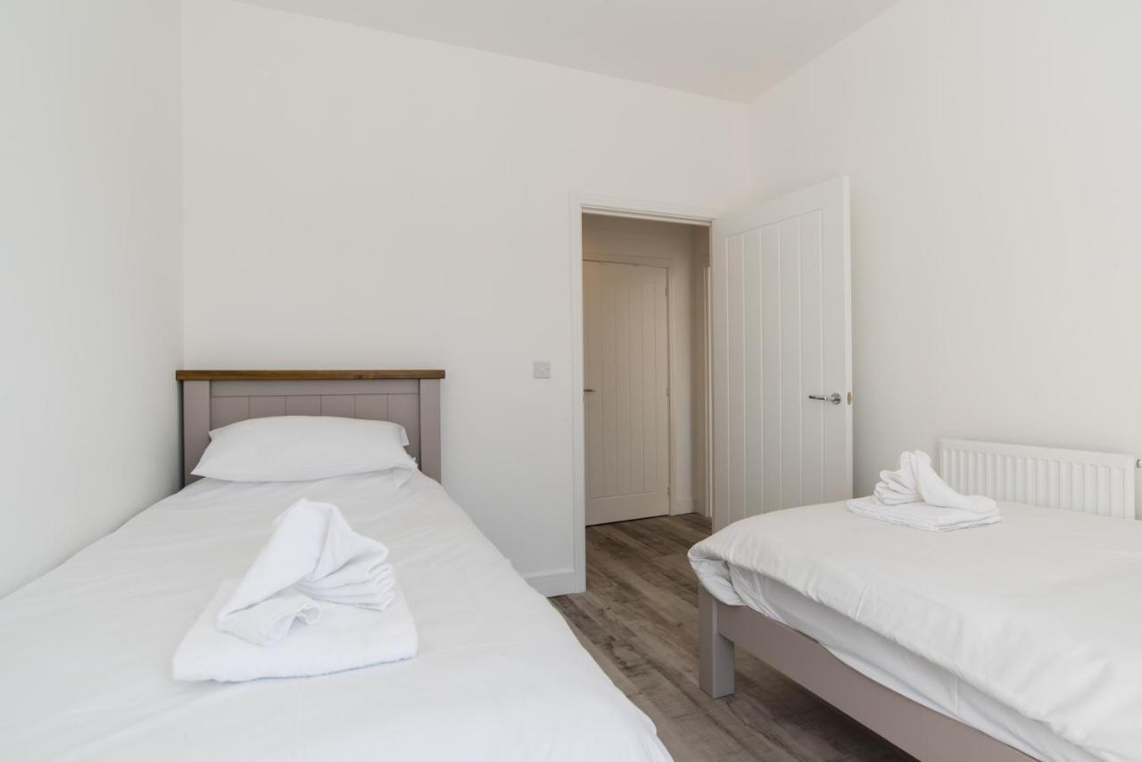 Raphael Heights Apartment Newport  Bagian luar foto