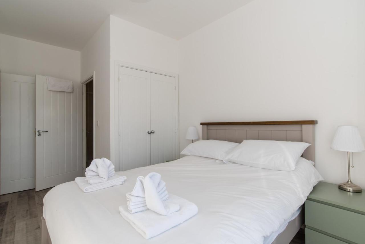 Raphael Heights Apartment Newport  Bagian luar foto