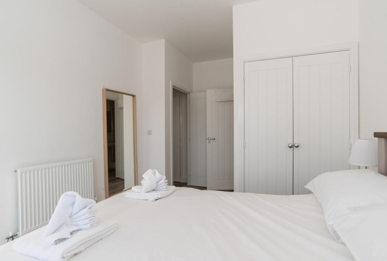 Raphael Heights Apartment Newport  Bagian luar foto